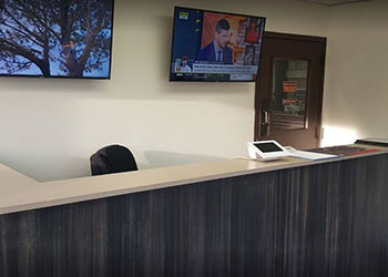 Reception Desk | J.J.'s Auto Service Center